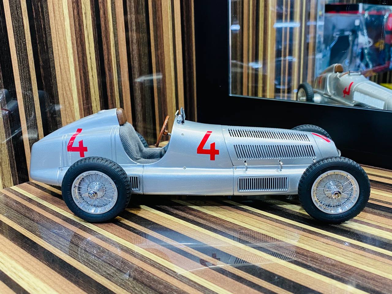 CMC Mercedes-Benz W25, 1935 Luigi Fagioli, Start No. #4 Sieger GP Monaco [1/18 Diecast]