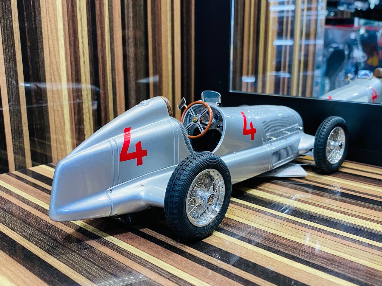 CMC Mercedes-Benz W25, 1935 Luigi Fagioli, Start No. #4 Sieger GP Monaco [1/18 Diecast]