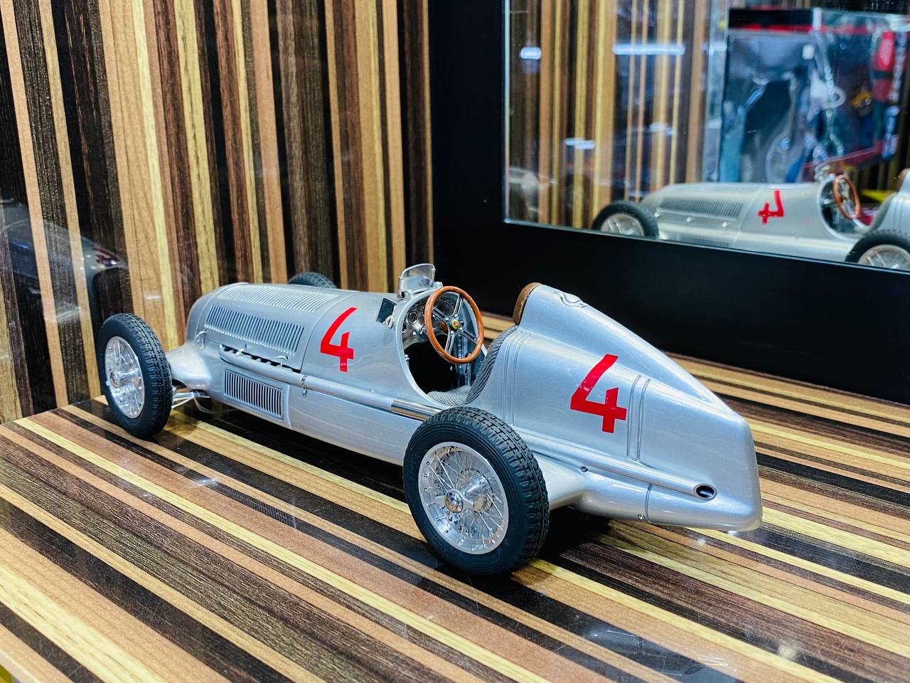 CMC Mercedes-Benz W25, 1935 Luigi Fagioli, Start No. #4 Sieger GP Monaco [1/18 Diecast]
