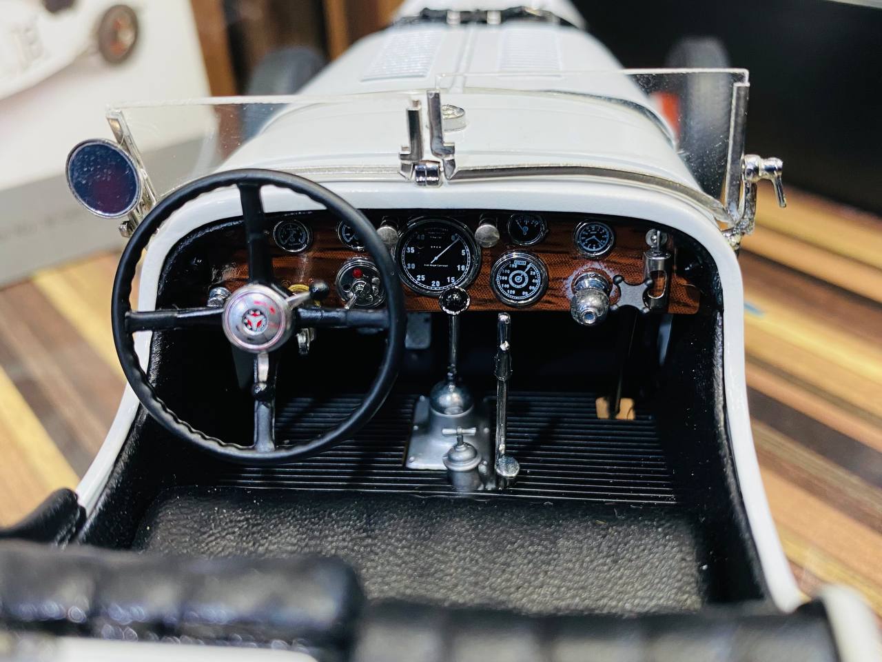 CMC Mercedes-Benz SSKL 1931 Großer Preis von Deutschland [1/18 Diecast White]