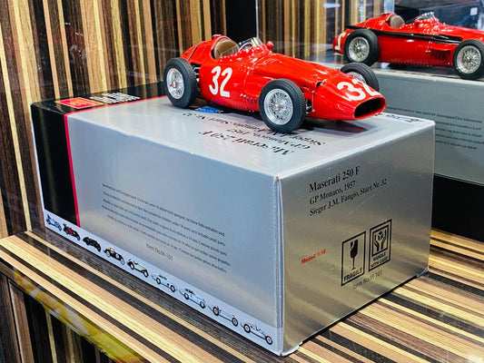 CMC Maserati 250 F GP Monaco, 1957 Sieger J.M Fangio, Start Nr. 32 [1/18 Red Diecast]
