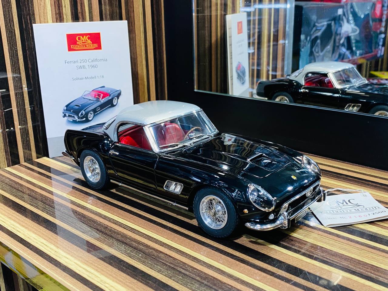 CMC Ferrari 250 California SWB, 1960 Schwarz [1/18 Black Diecast]