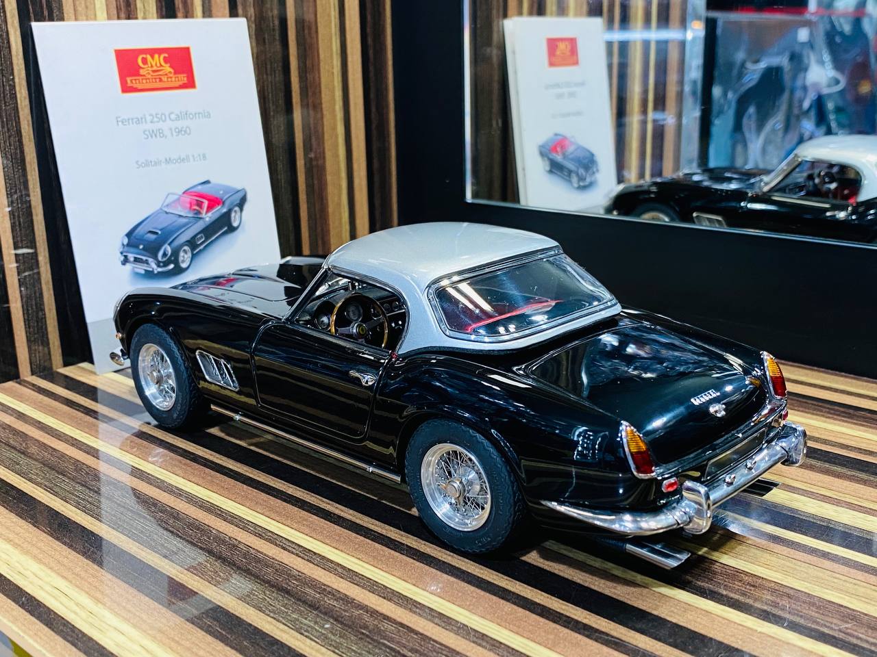 CMC Ferrari 250 California SWB, 1960 Schwarz [1/18 Black Diecast]