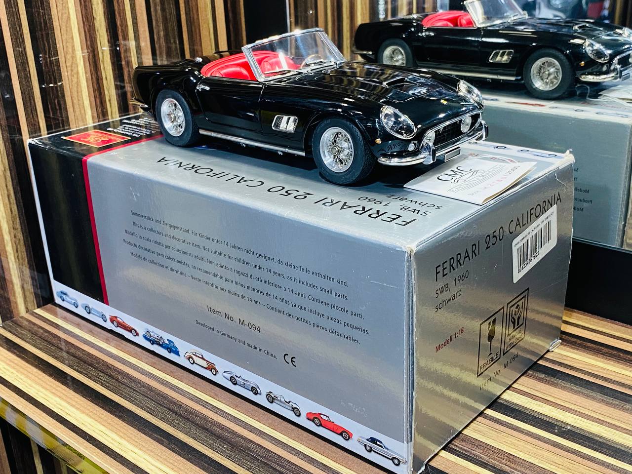 CMC Ferrari 250 California SWB, 1960 Schwarz [1/18 Black Diecast]