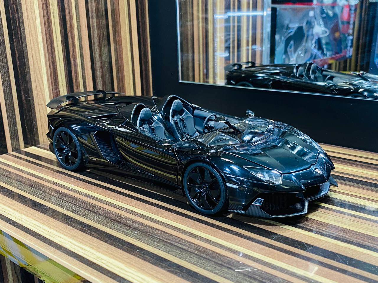 AutoArt Signature Lamborghini Aventador J - [1/18 Diecast Black] with Paint Rashes