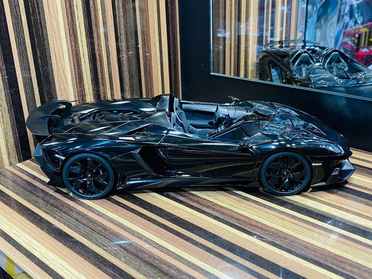 AutoArt Signature Lamborghini Aventador J - [1/18 Diecast Black] with Paint Rashes