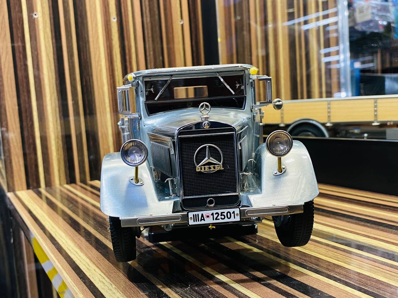 CMC 1:18 Mercedes-Benz LO 2750 LKW Avec Structure Du Plan Annee 1933 1936 Vert M 170 CMC 1:18 Mercedes-Benz LO 2750 LKW Avec Structure Du Plan Annee 1933 1936 Vert M 170