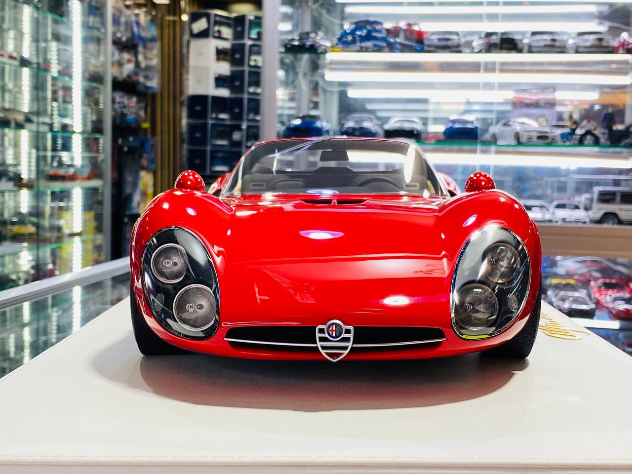 1/8 Resin DMH Alfa Romeo Tipo 33/2 Stradale Model Car - Mark Red (Limited Edition)