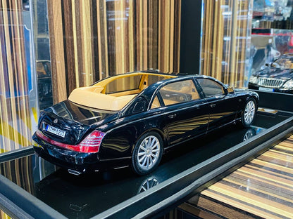 1/18 Resin Motor Helix Mercedes Benz Maybach 62S Landaulet - Metallic Black (Limited Edition)