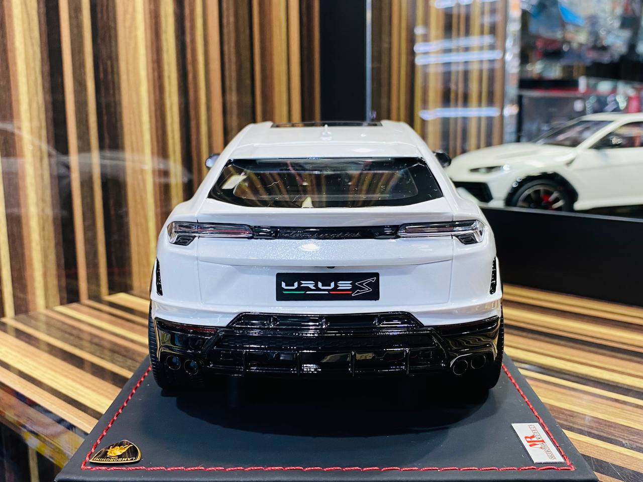 1/18 MR Collection Models Lamborghini URUS S Resin Model - Balloon White | Limited Edition