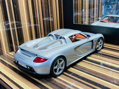 AutoArt Porsche Carrera GT Diecast Model Car - [1/18 Silver | All Opening]