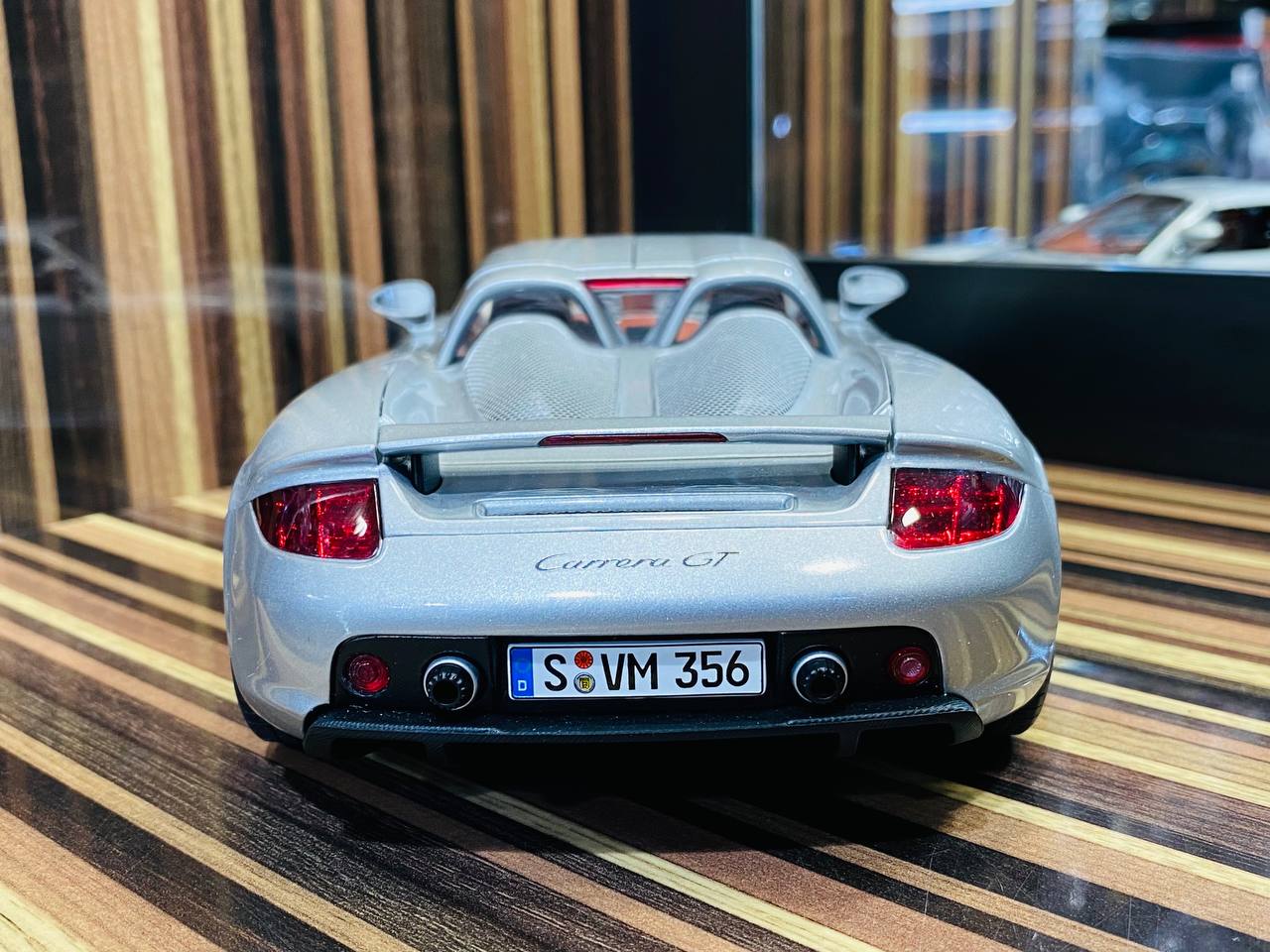 AUTOart PORSCHE CARRERA GT 1/18 オートアート AutoArt Porsche Carrera GT Diecast Car- 1/18 Silver | All
