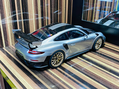 AutoArt Porsche 911 GT2 RS (991.2) Diecast Model - GT Silver | 1/18 Scale