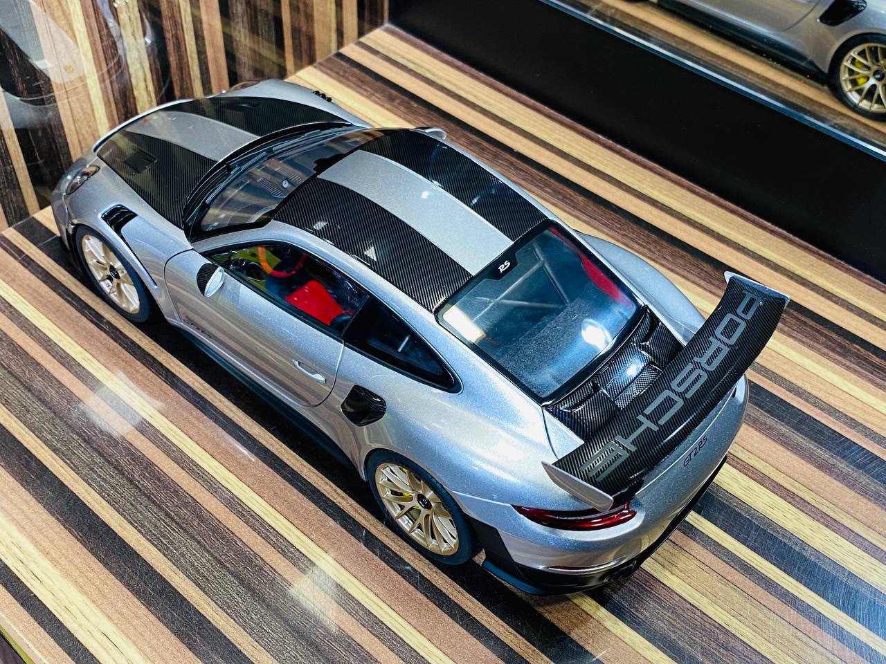 AutoArt Porsche 911 GT2 RS (991.2) Diecast Model - GT Silver | 1/18 Scale