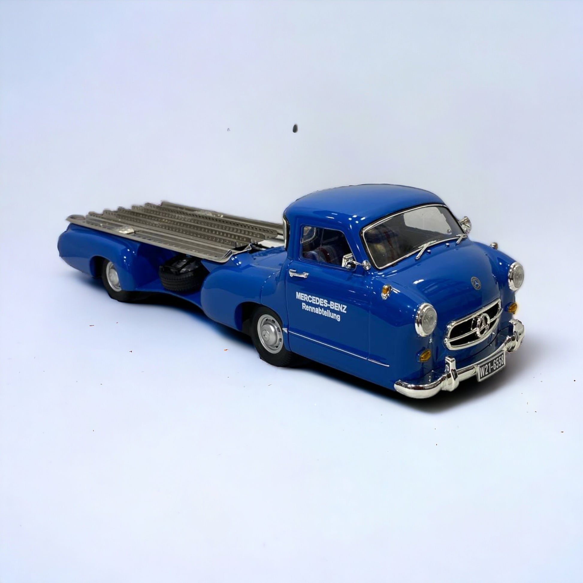 1/18 Metal Diecast - Mercedes-Benz W21 Das Blaue Wunder Rennatransporter|Sold in Dturman.com Dubai UAE.