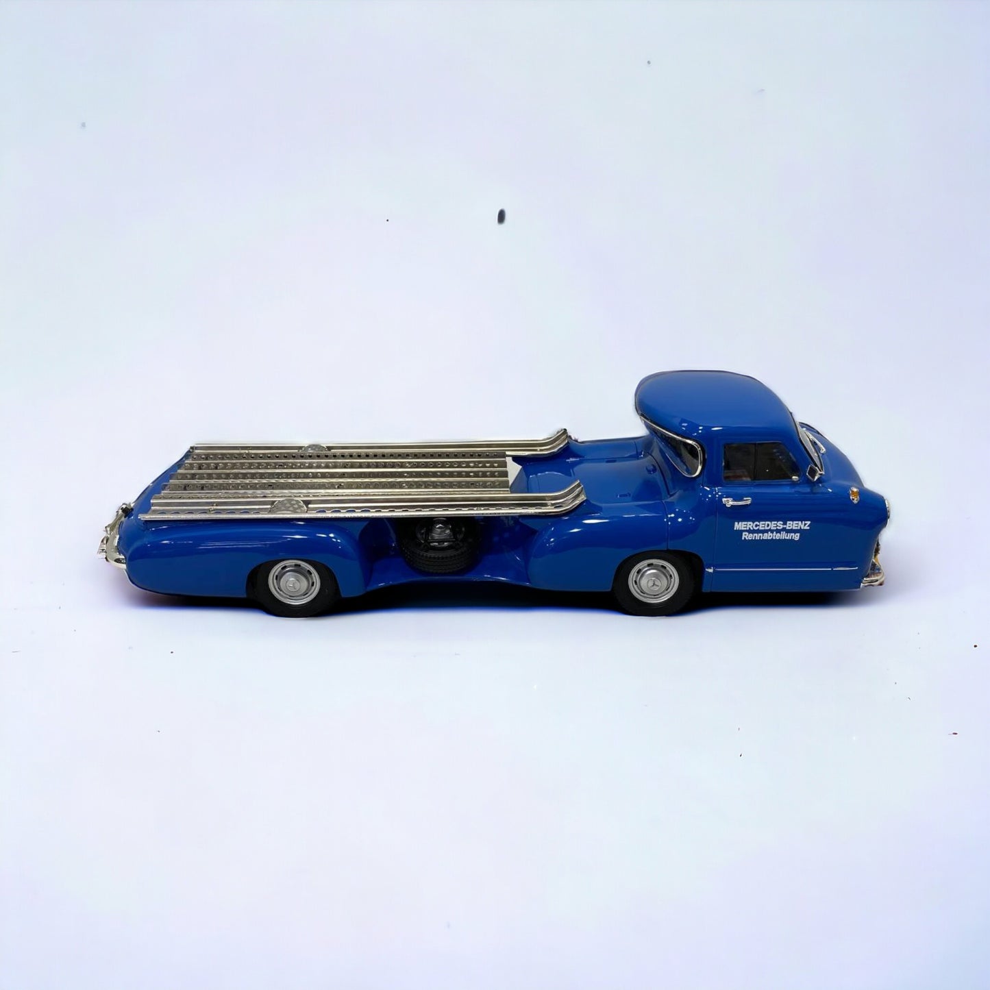 1/18 Metal Diecast - Mercedes-Benz W21 Das Blaue Wunder Rennatransporter|Sold in Dturman.com Dubai UAE.