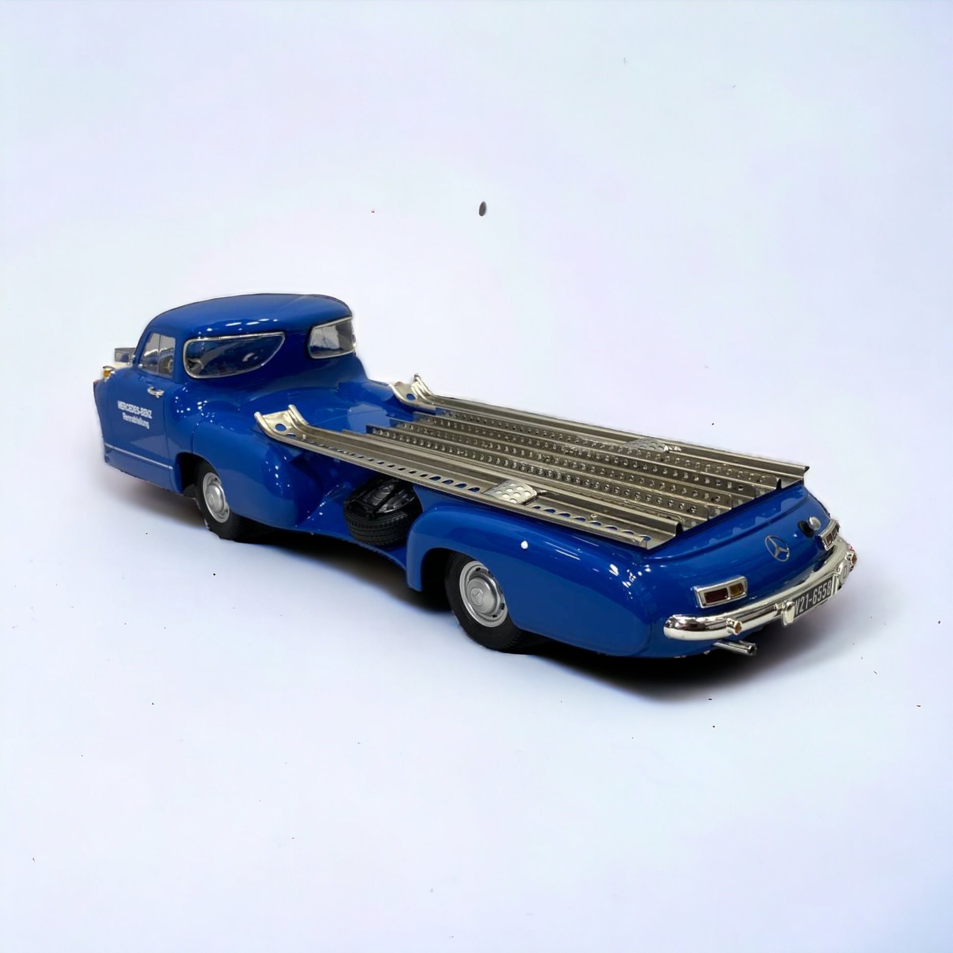 1/18 Metal Diecast - Mercedes-Benz W21 Das Blaue Wunder Rennatransporter|Sold in Dturman.com Dubai UAE.