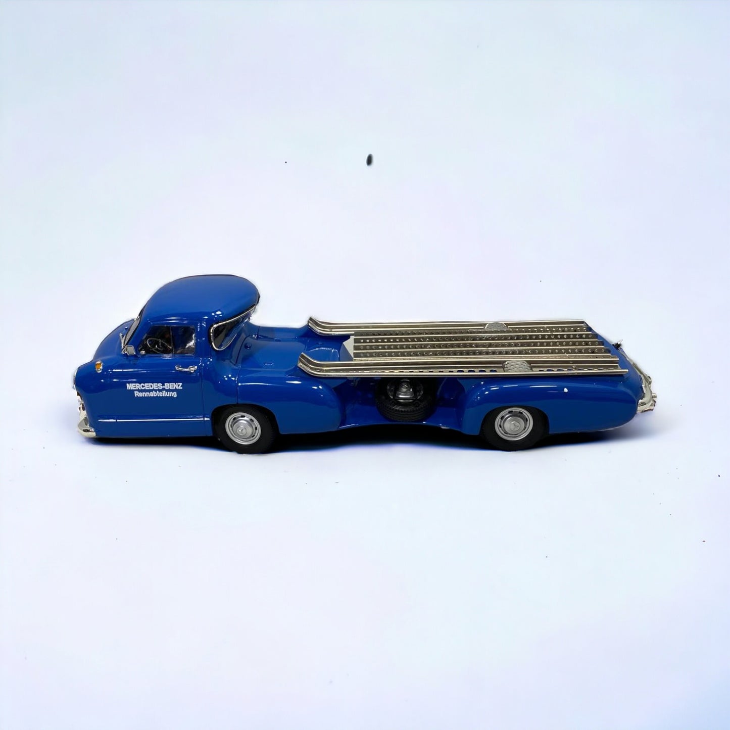 1/18 Metal Diecast - Mercedes-Benz W21 Das Blaue Wunder Rennatransporter|Sold in Dturman.com Dubai UAE.