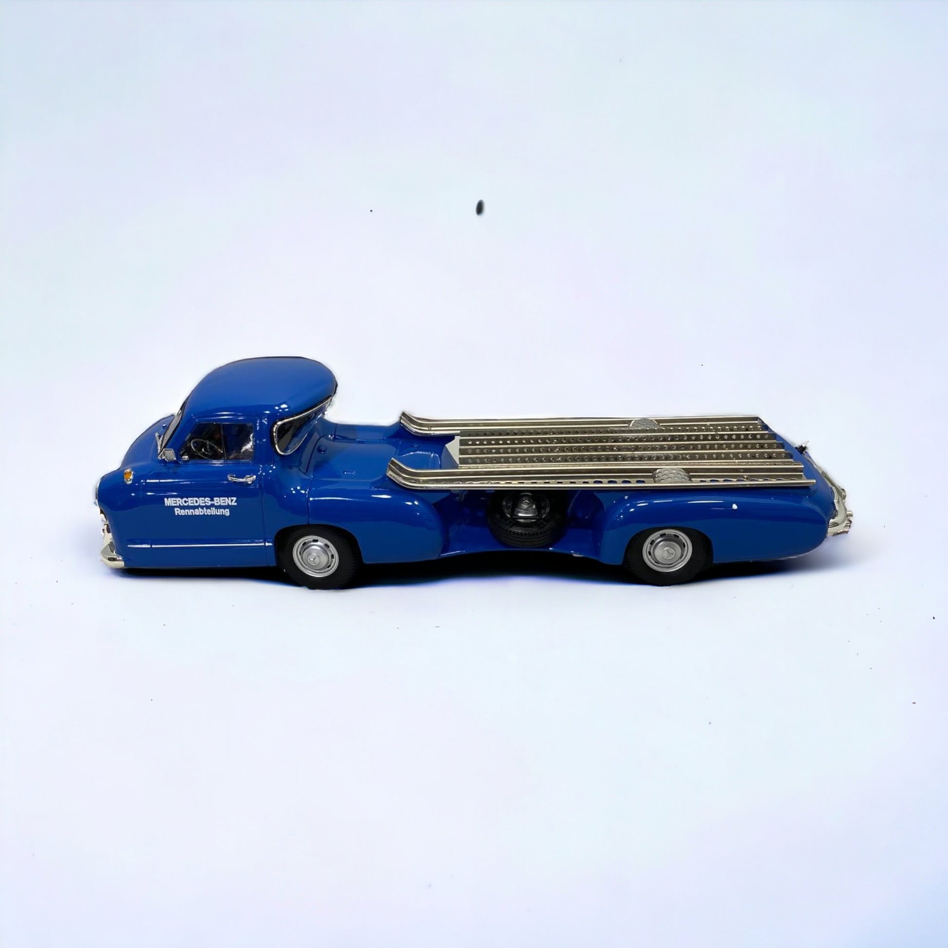 1/18 Metal Diecast - Mercedes-Benz W21 Das Blaue Wunder Rennatransporter|Sold in Dturman.com Dubai UAE.