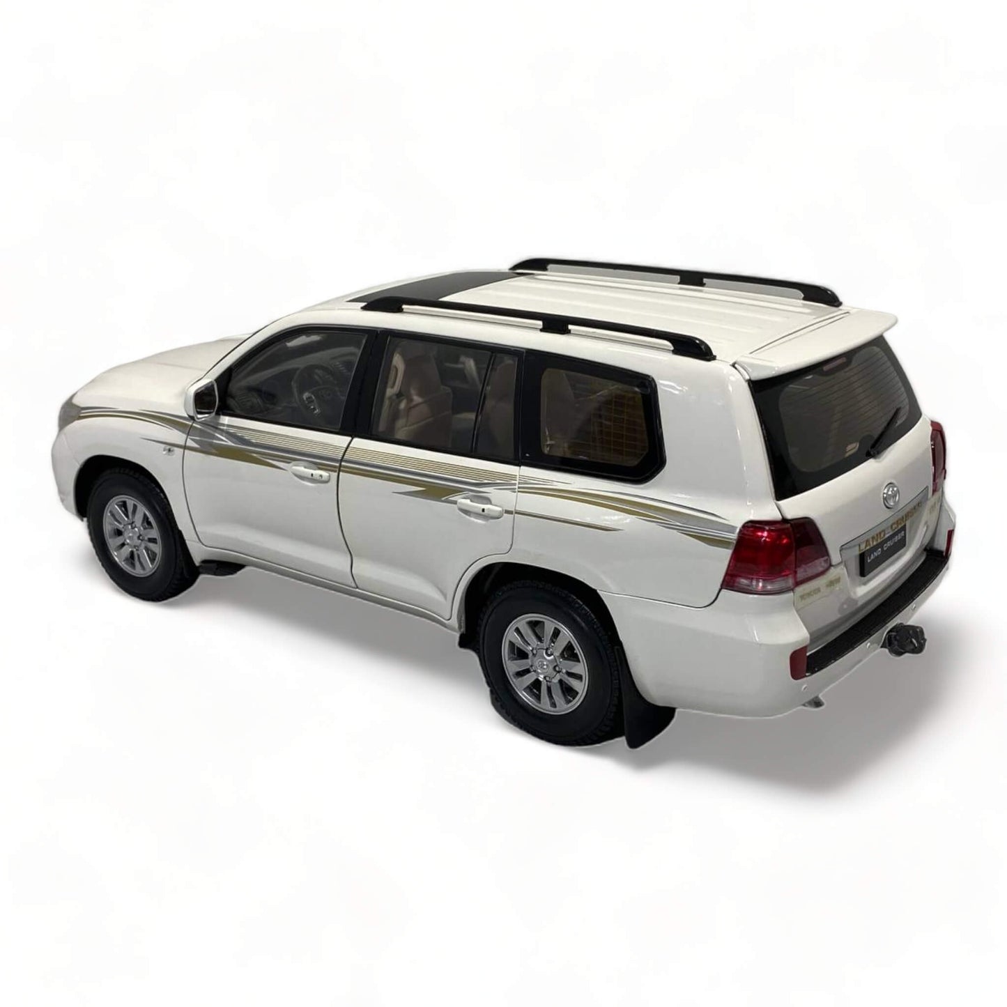 Toyota Land Cruiser LC200 Gold Grill White 2008 by FAW Toys