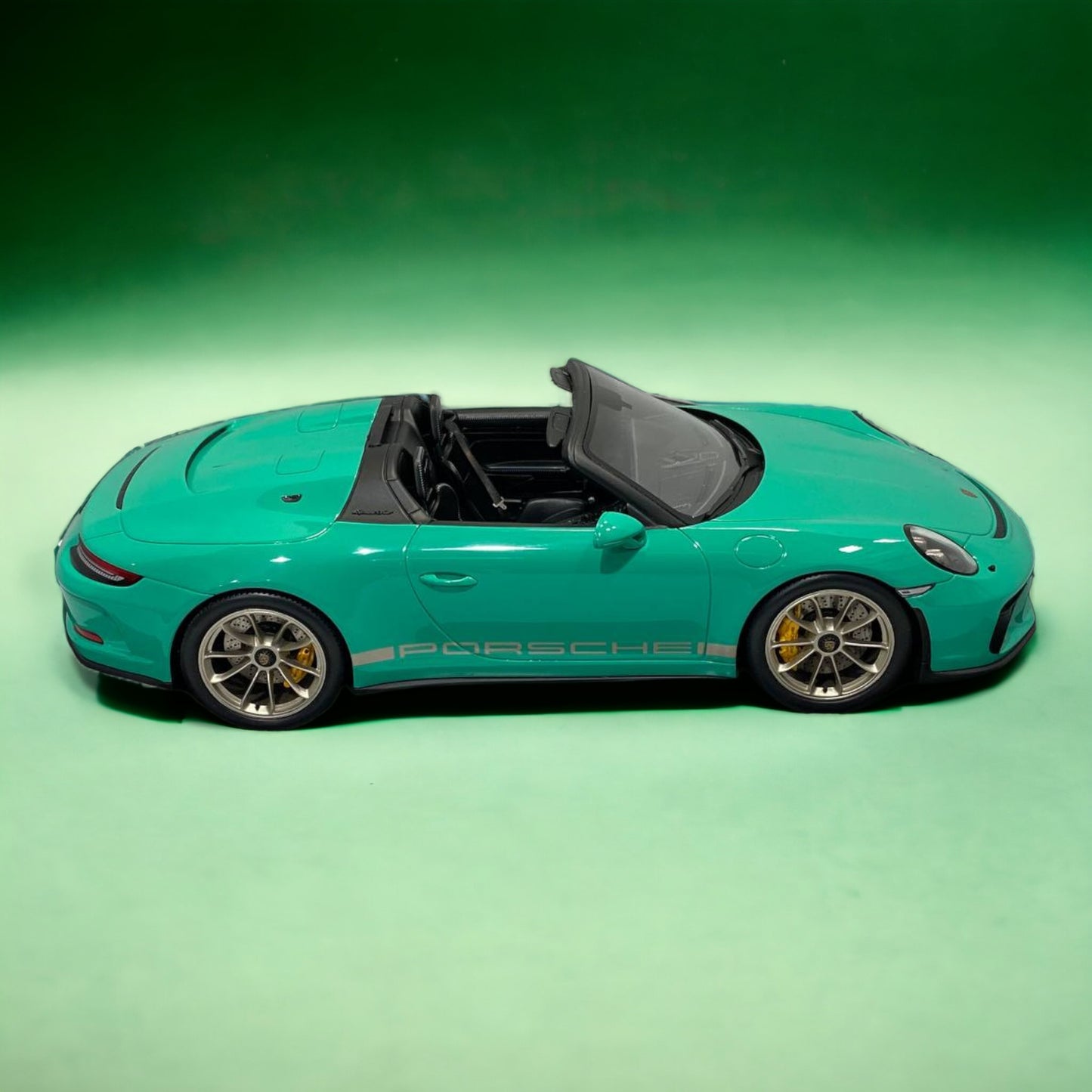 Porsche 911 Speedster Green by Spark Model