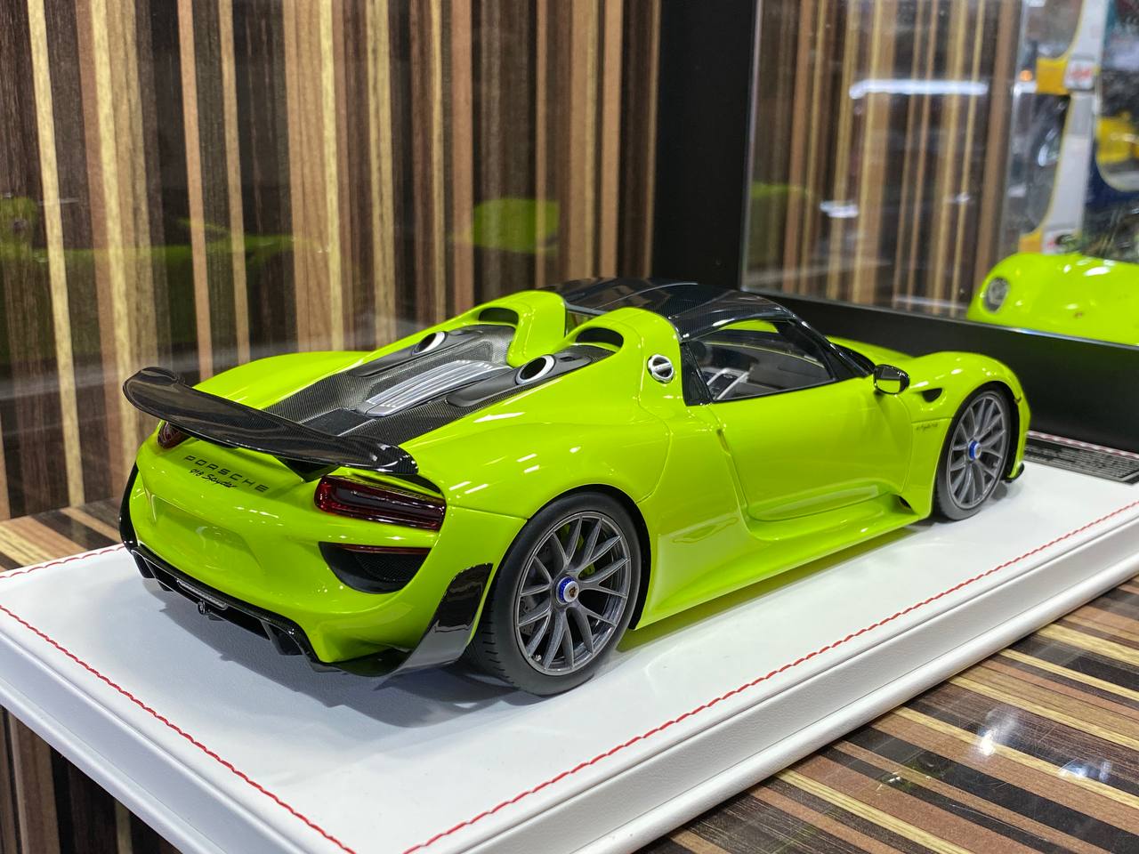 1/18 Resin Dino Porsche 918 Spyder PTS acid green Scale Model Car|Sold in Dturman.com Dubai UAE.