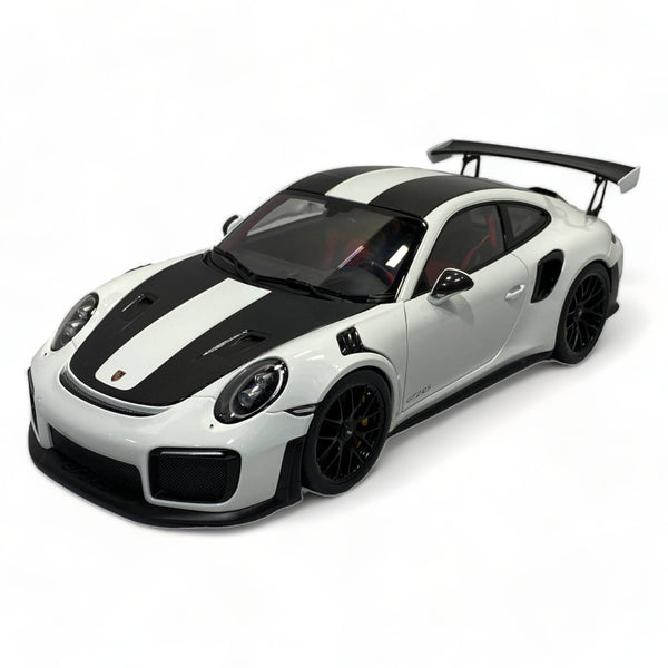 1/18 Diecast Autoart Porsche 911 GT2 RS (991.2) 2017 - White Scale