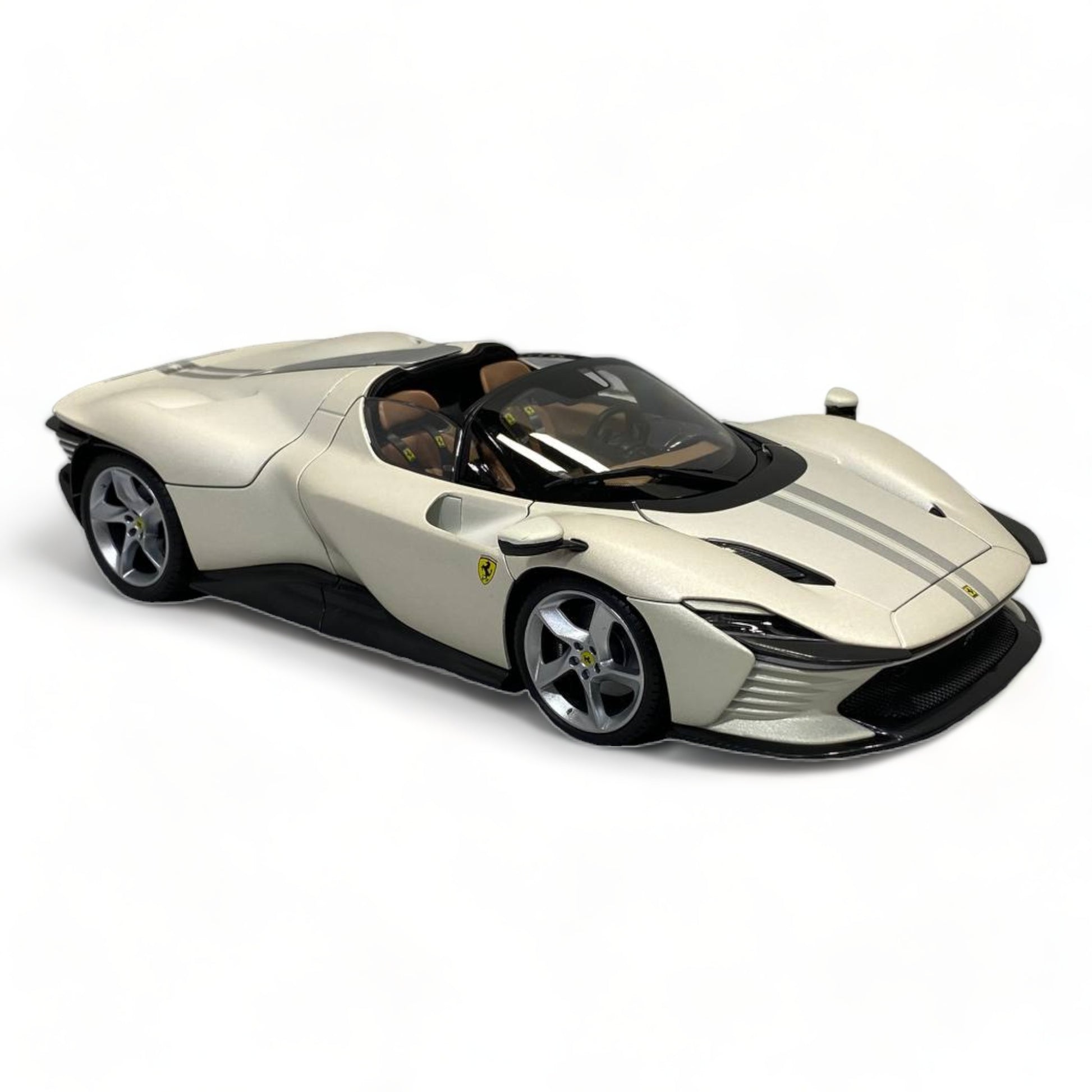 1/18 Diecast Bburago Ferrari DAYTONA SP3 WHITE Scale Model Car|Sold in Dturman.com Dubai UAE.