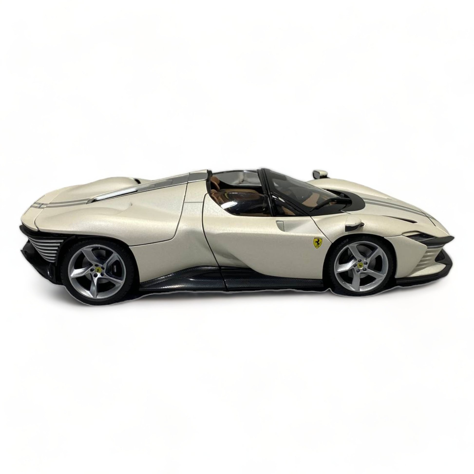 1/18 Diecast Bburago Ferrari DAYTONA SP3 WHITE Scale Model Car|Sold in Dturman.com Dubai UAE.