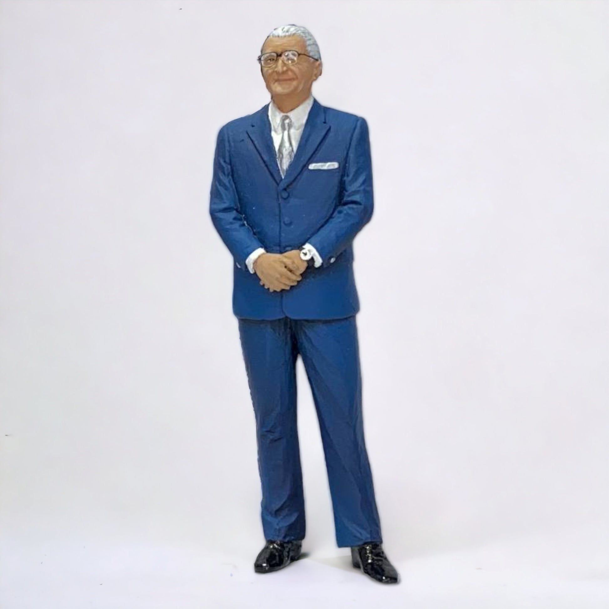 1/18 WILLIAM LYONS JAGUAR Figure - Action Figure by SF|Sold in Dturman.com Dubai UAE.