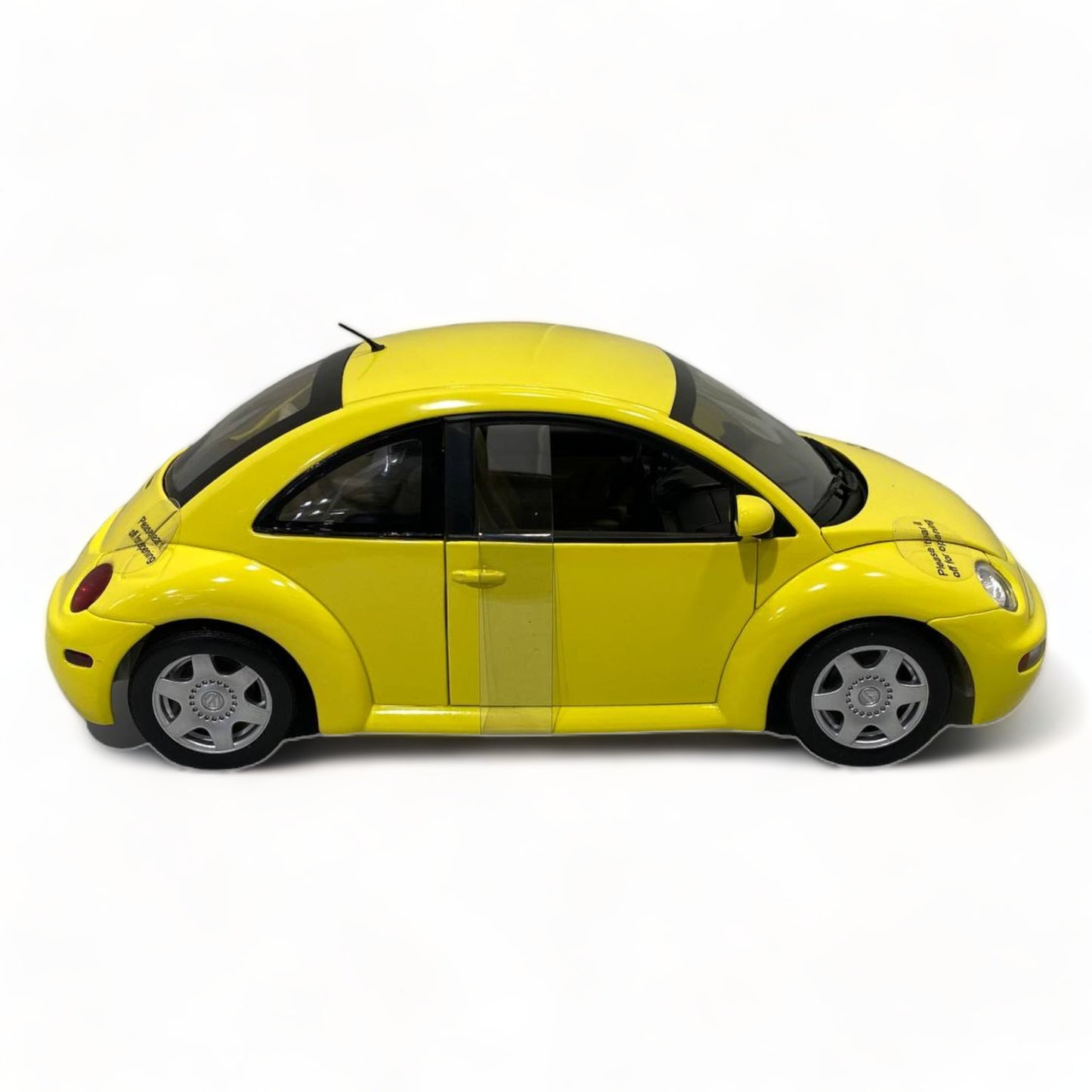 1/18 GATE G Volkswagen BEETLE COUPE YELLOW Model Car