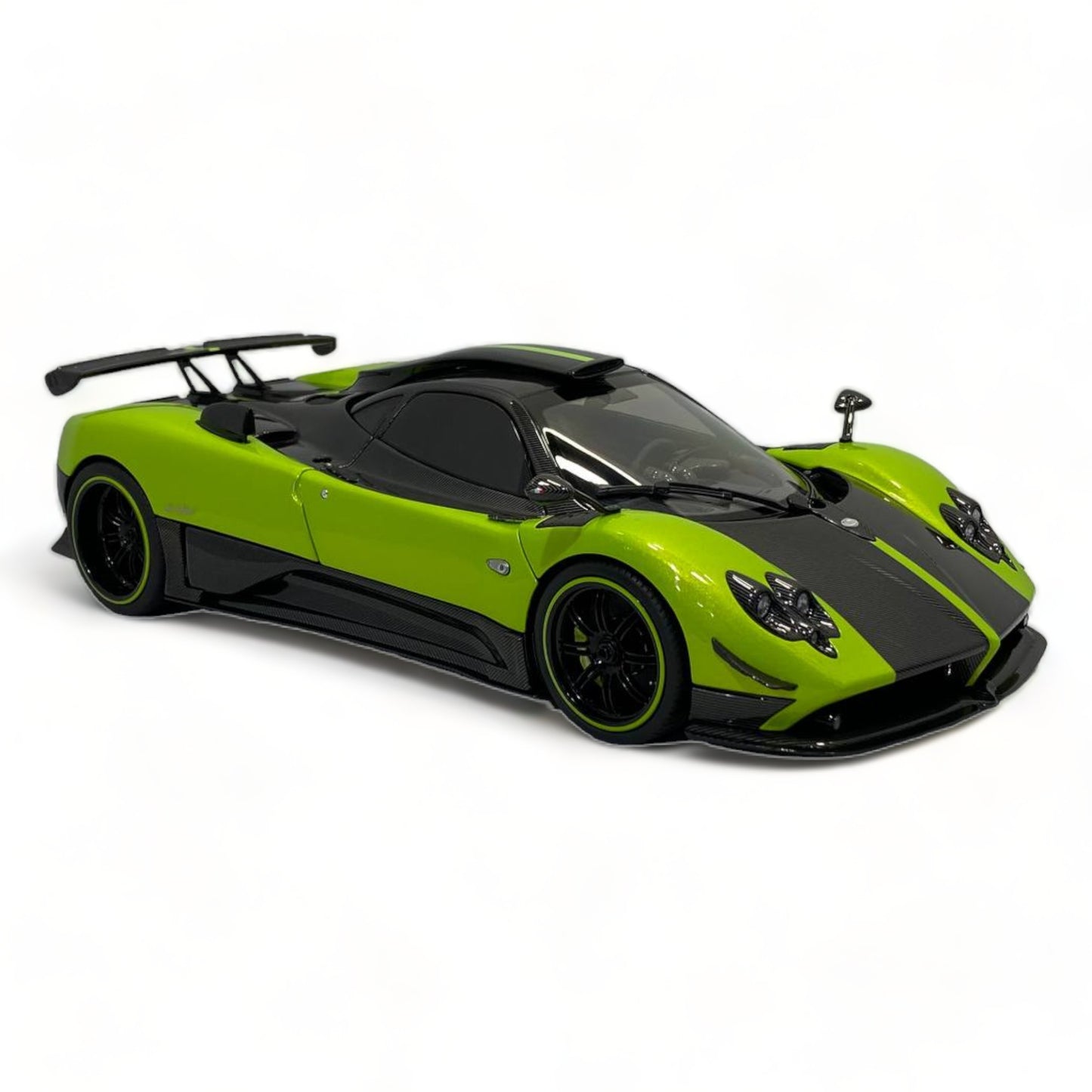 1/18 Diecast Almost Real Pagani Zonda Cinque Coupe GREEN CARBON 2009 Scale Model Car
