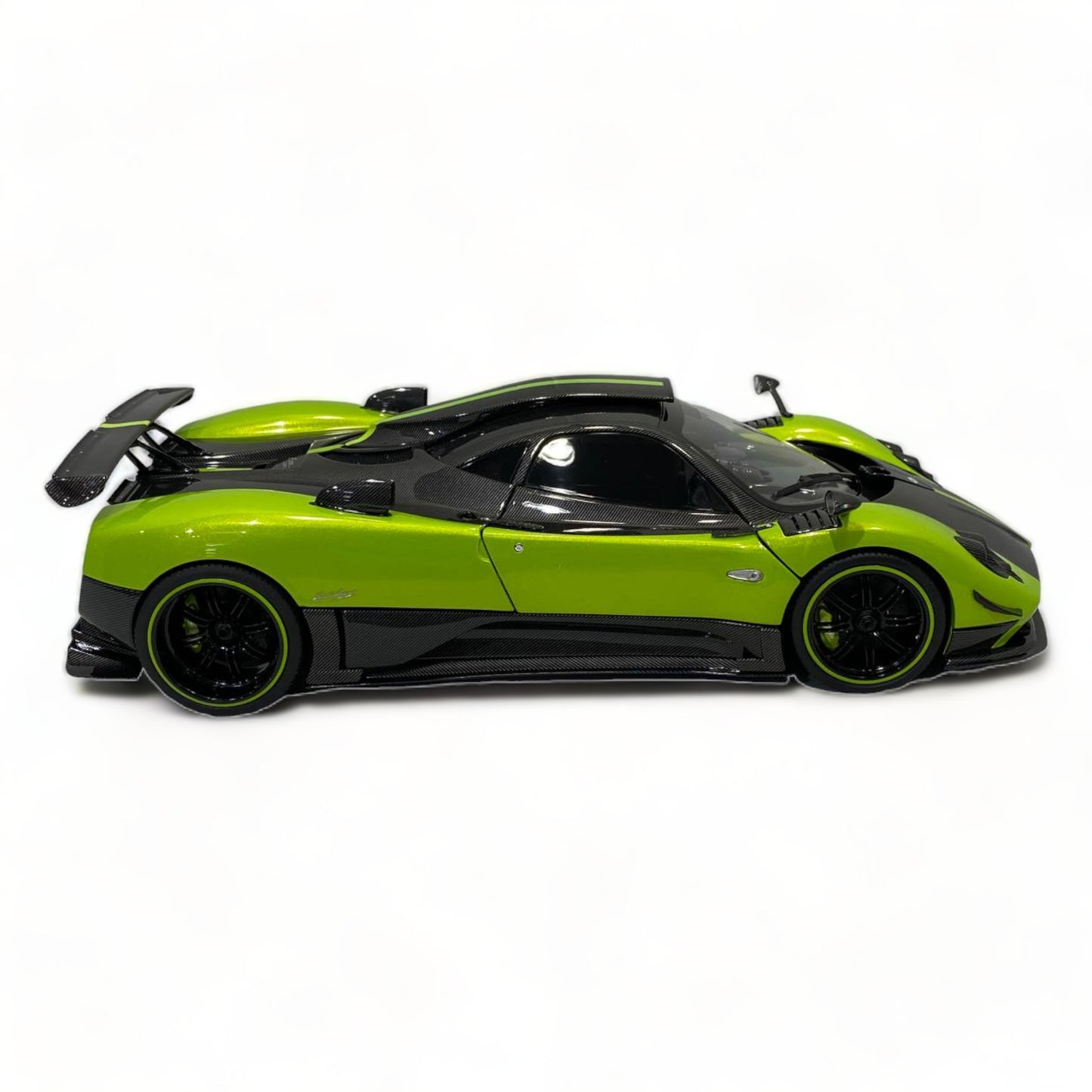 1/18 Diecast Almost Real Pagani Zonda Cinque Coupe GREEN CARBON 2009 Scale Model Car