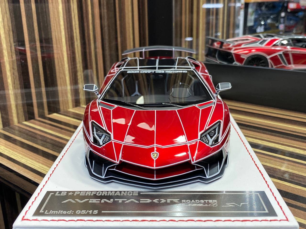 1/18 Davis & Giovanni  Lamborghini Aventador SVJ LP 750-4 Roadster - Chrome Red/White TRON