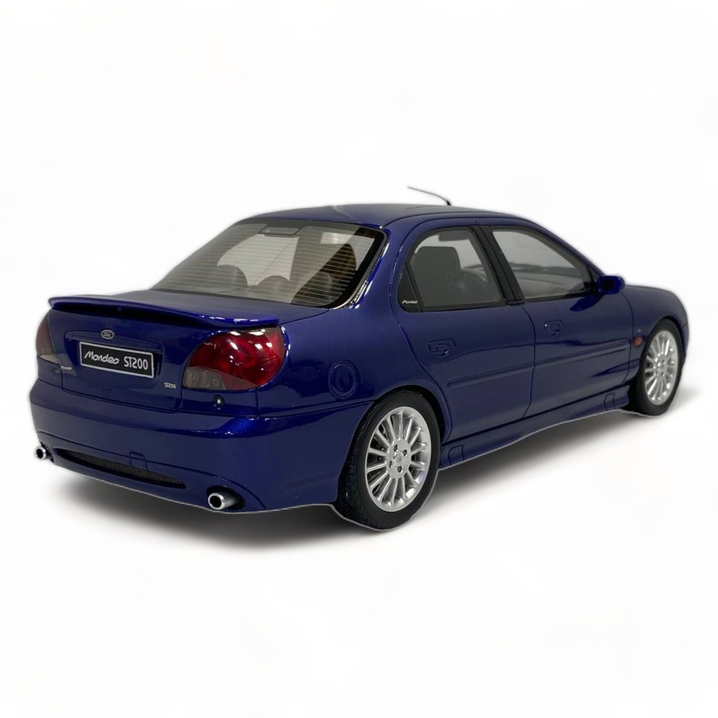 1/18 Resin OTTO Ford Mondeo ST 200 - Blue Miniature Car