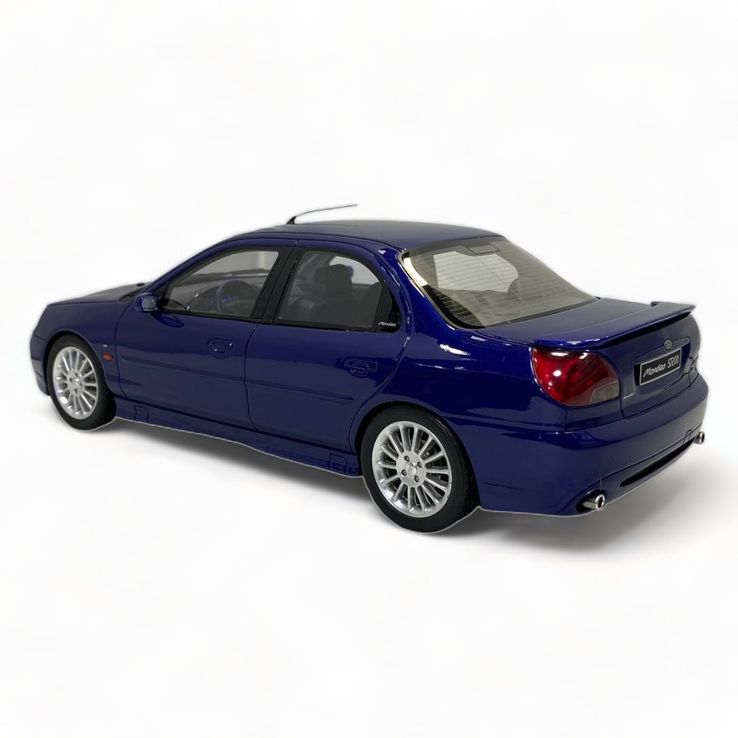 1/18 Resin OTTO Ford Mondeo ST 200 - Blue Miniature Car
