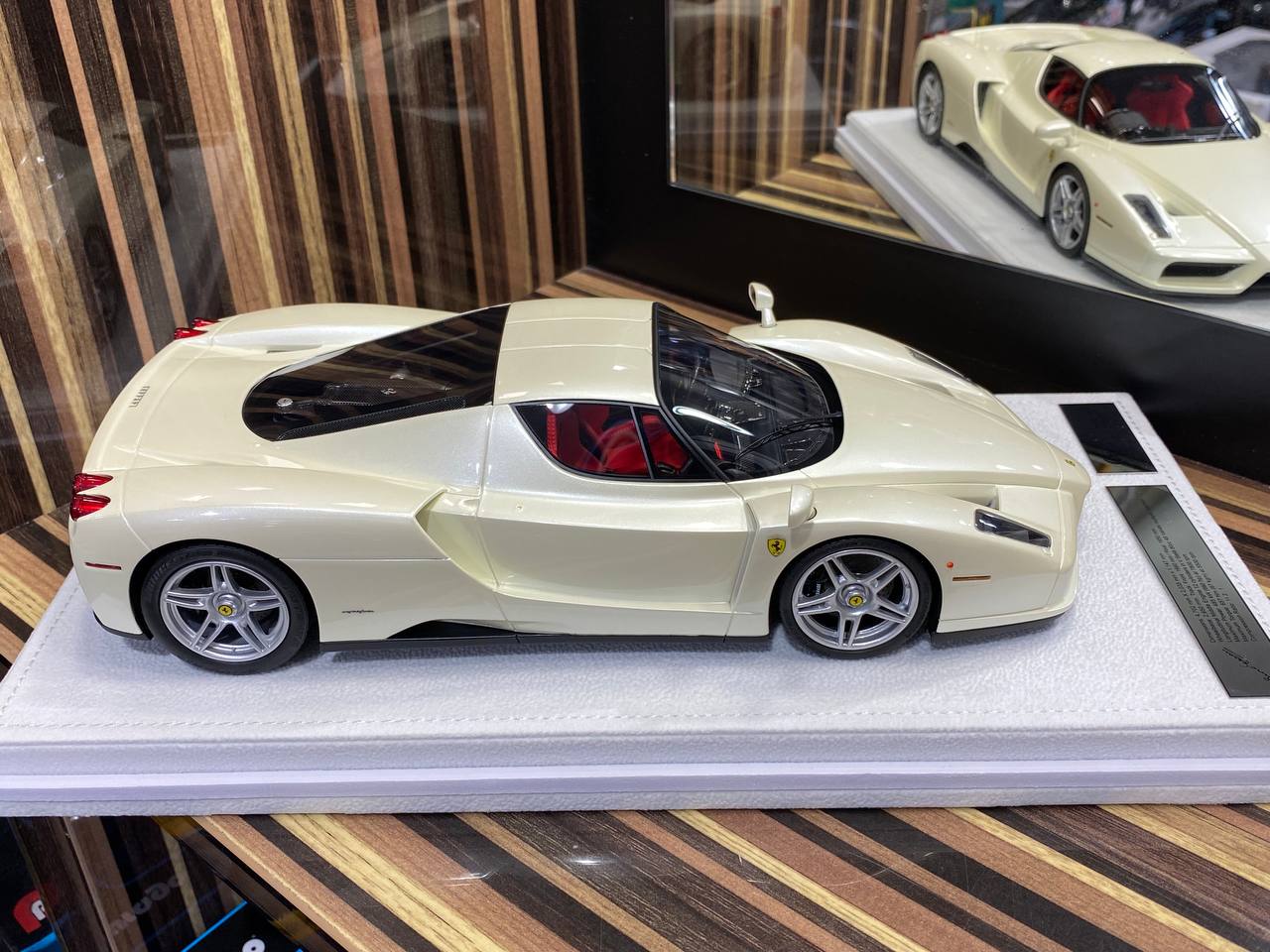 GAVIN Ferrari Enzo - White (1/18 Resin Model)|Sold in Dturman.com Dubai UAE.