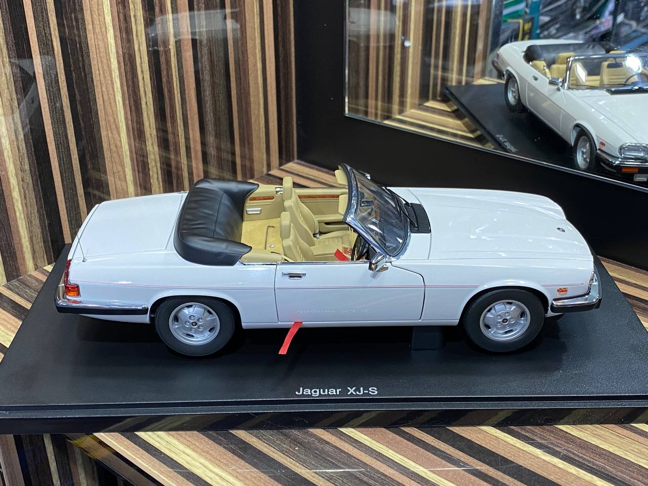 Autoart Jaguar XJ-S Coupe - White (1/18 Scale) Model Car – dturman.com