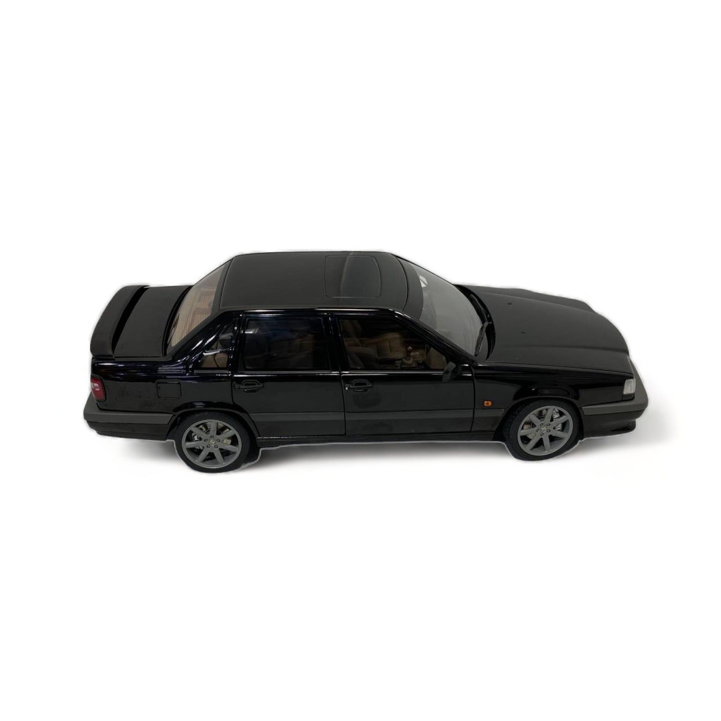 Autoart Volvo 850R Sedan - Black (1996, 1/18 Scale)
