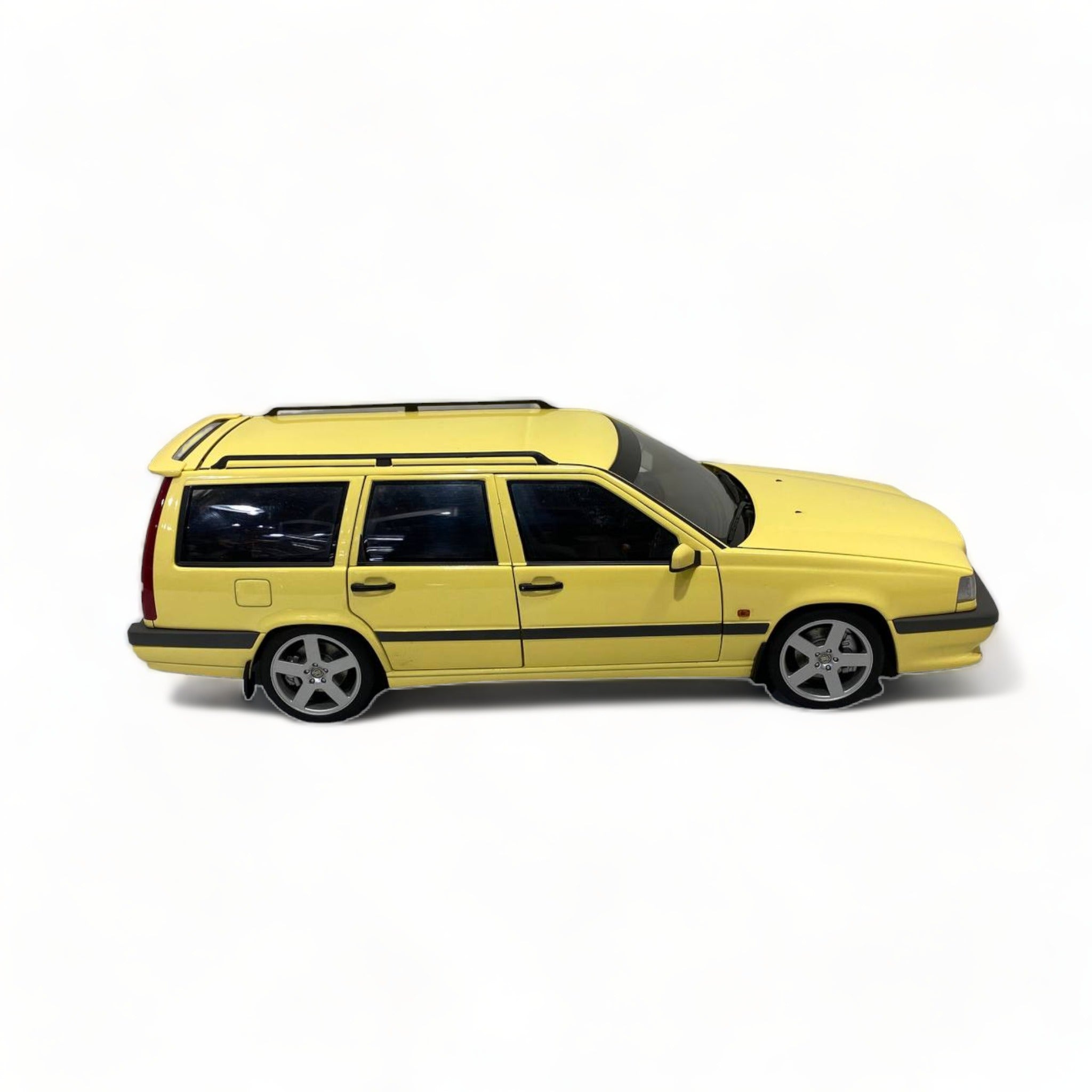 AUTOart VOLVO850T-5R ESTATE 1:18スケール 超希少 AUTOart VOLVO850T-5R ESTATE 1:18スケール 超希少 ボルボ 850 T