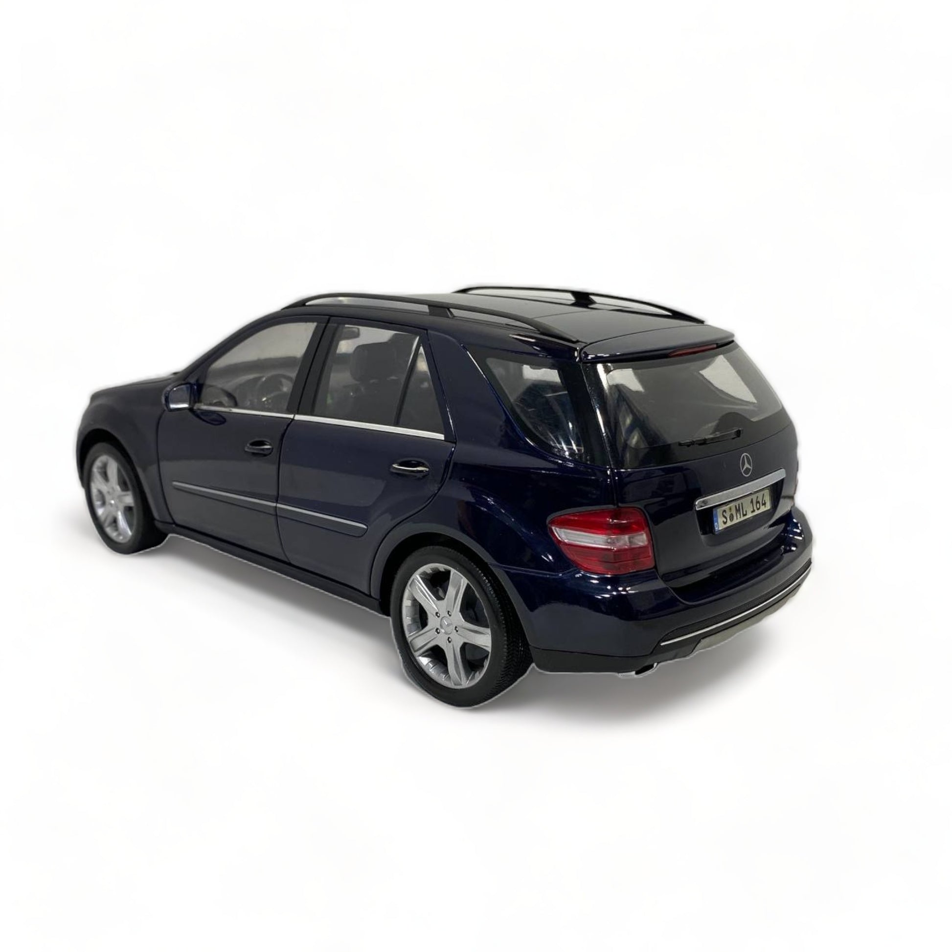 Minichamps Mercedes-Benz M-Class - Blue (1/18 Scale)|Sold in Dturman.com Dubai UAE.