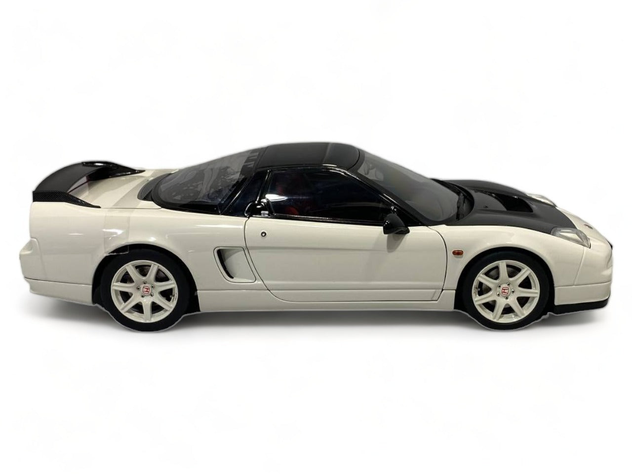 Diecast Autoart Honda NSX-R (NA2) - 1/18 Scale, Elegant White Model Car|Sold in Dturman.com Dubai UAE.