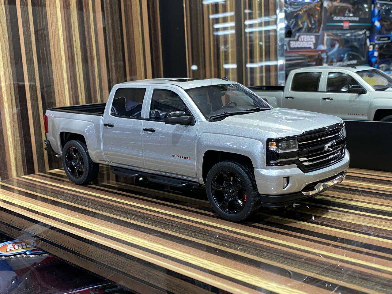 1/18 Diecast Chevrolet Silverado GT Spirit Scale Model Car
