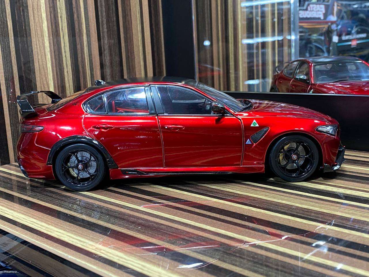 BBR 1/18 Scale Resin BBRC1852 - Alfa Romeo Giulia GTAM Rosso GTA - Met Red BBR 1/18 Scale Resin BBRC1852 - Alfa Romeo Giulia GTAM Rosso GTA - Met Red