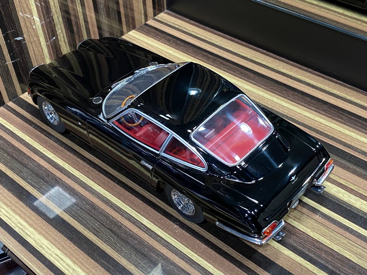 1/18 Resin Lamborghini 400 GT 2+2 Superleggera Black KK-Scale