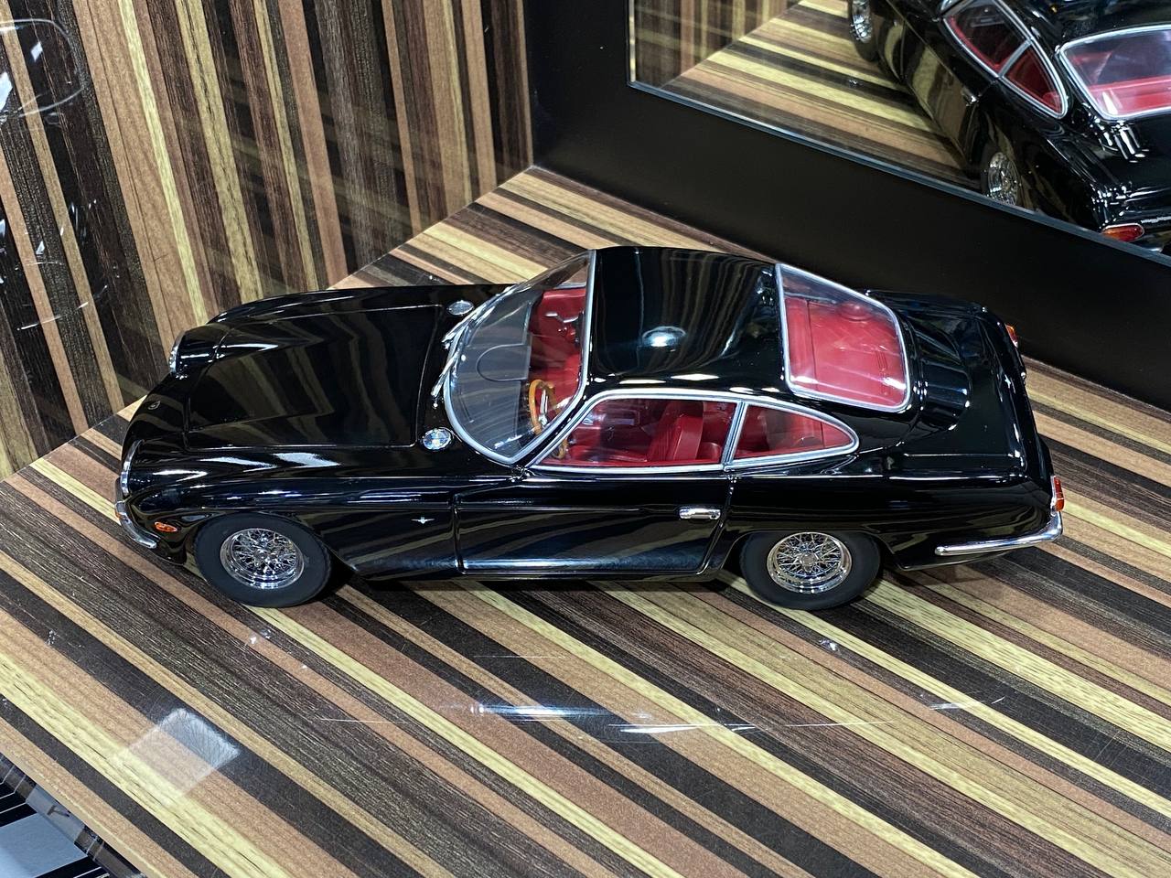 1/18 Resin Lamborghini 400 GT 2+2 Superleggera Black KK-Scale
