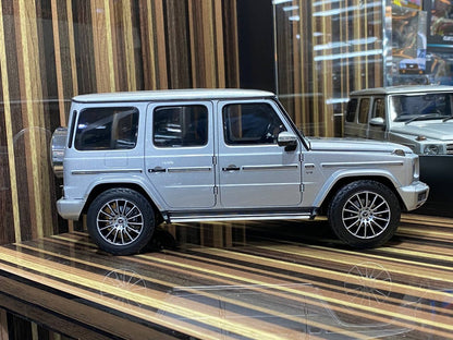 1/18 Mercedes-Benz G-Class 2018 Minichamps Model Car