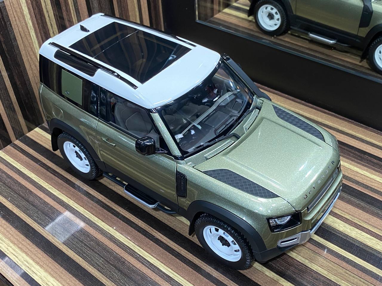 1/18 Diecast Land Rover Defender 90 Almost Real Scale Model Car