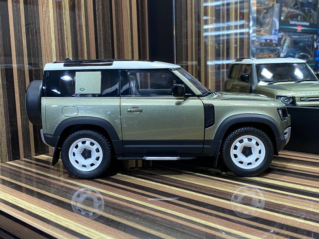1/18 Diecast Land Rover Defender 90 Green Almost Real Scale Model Car ...