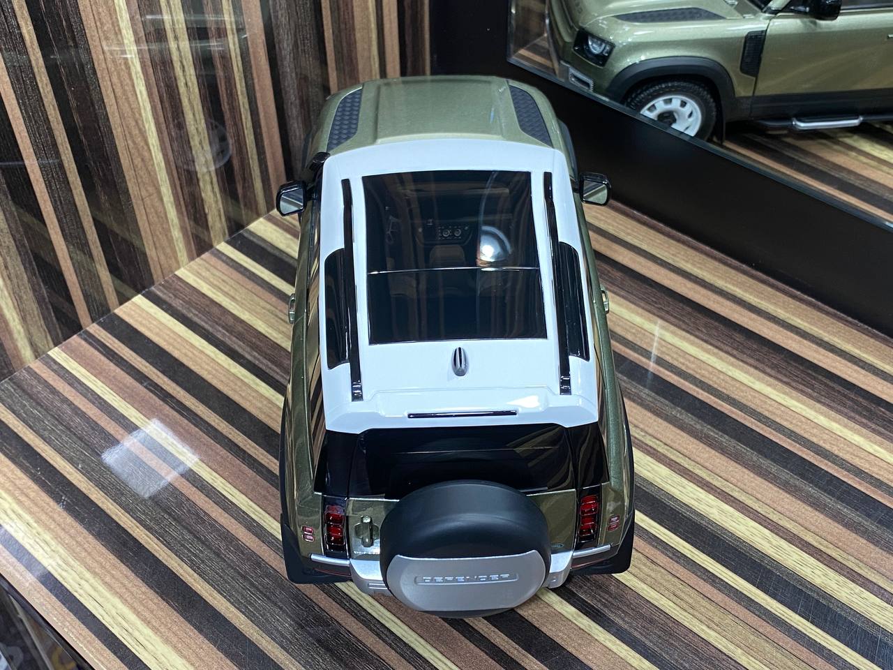 1/18 Diecast Land Rover Defender 90 Almost Real Scale Model Car